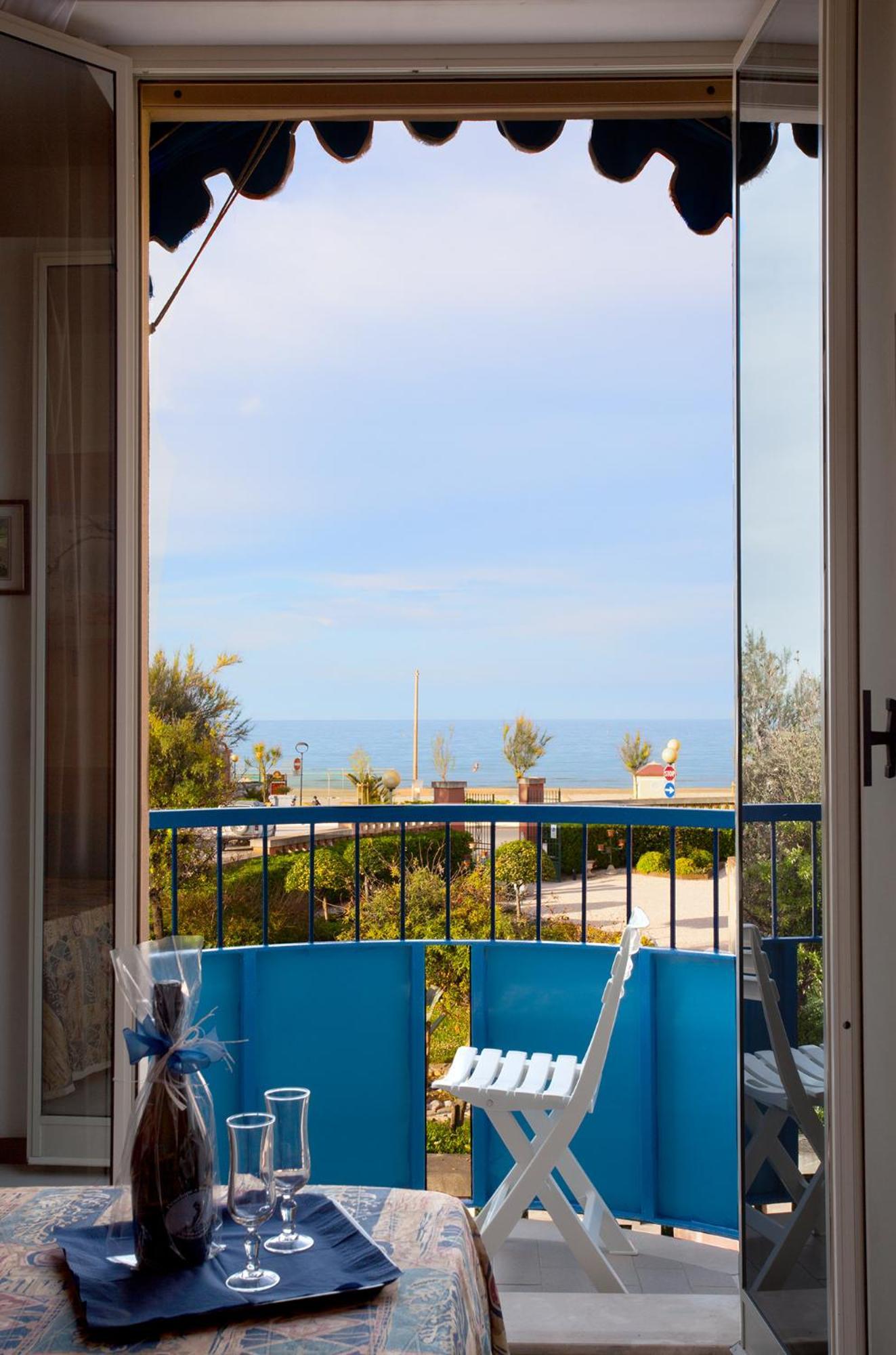 Hotel Azzurra Senigallia Extérieur photo
